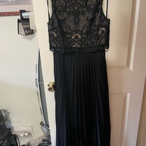 Elegant Black Lace Evening Dress